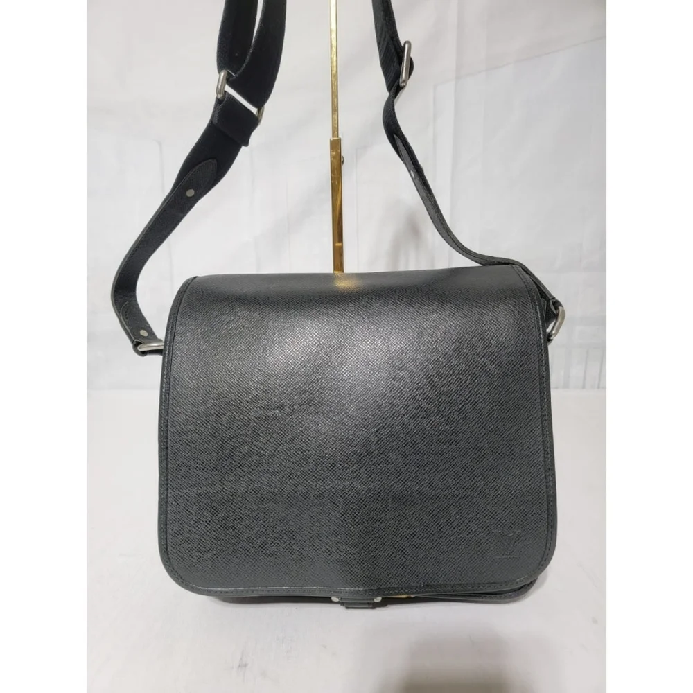 Louis Vuitton Taiga Andrei Messenger Bag Black